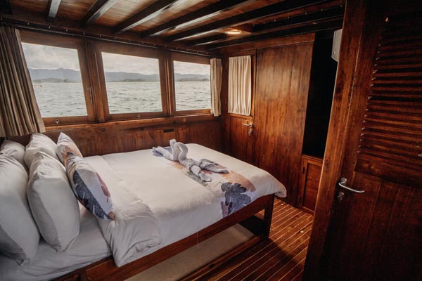 Master Cabin_Middle Deck_2